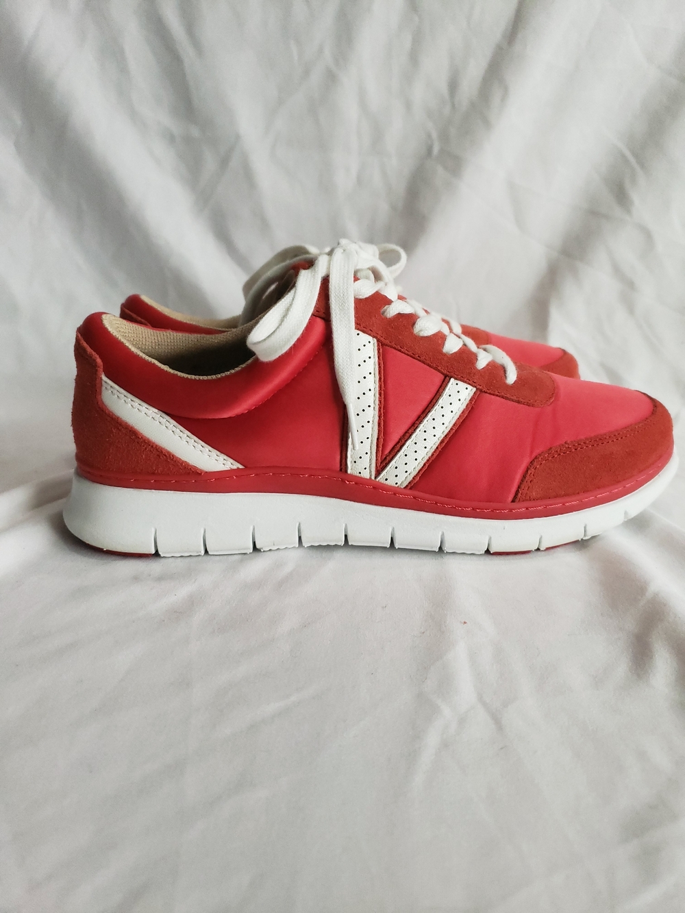 Vionic Nana Cherry Women's Casual Sneakers Size 7.5 Wide - Picture 2 of 9